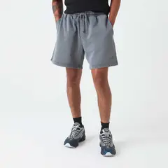 NEW BALANCE - Short Lifestyle Hombre Athletics Short 7" Gris