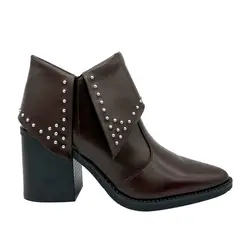 DINASTELLA - Botin para mujer solapa con tachas cafe Danicolle