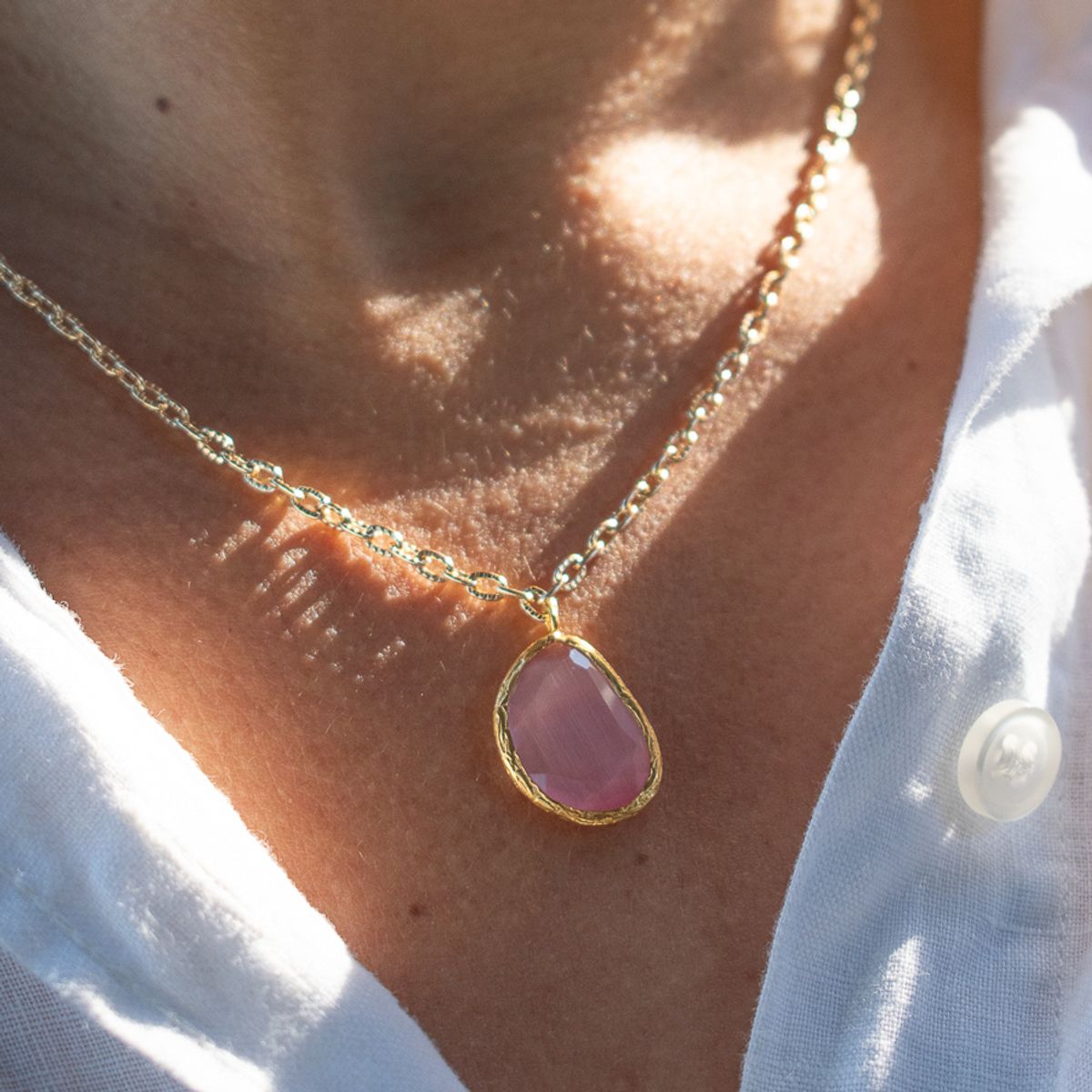 TURKUAZ - Collar Aura Rosa - Baño oro 22 k y ojo de gato - Turquía
