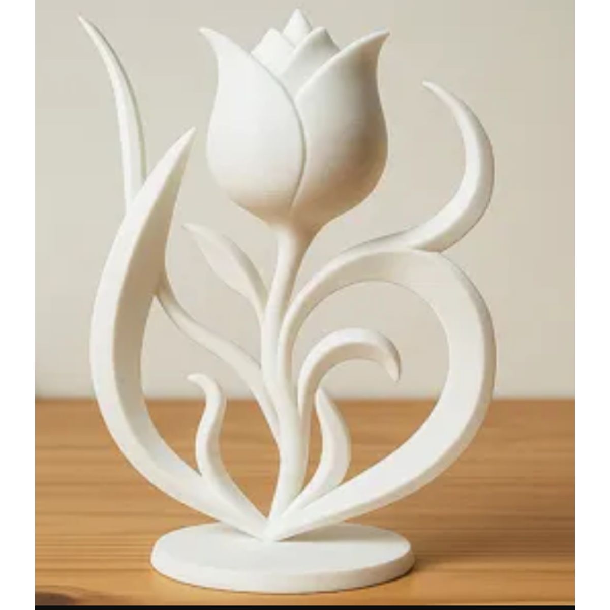 GENERICO - Figura Abstracta y Elegante de Tulipán