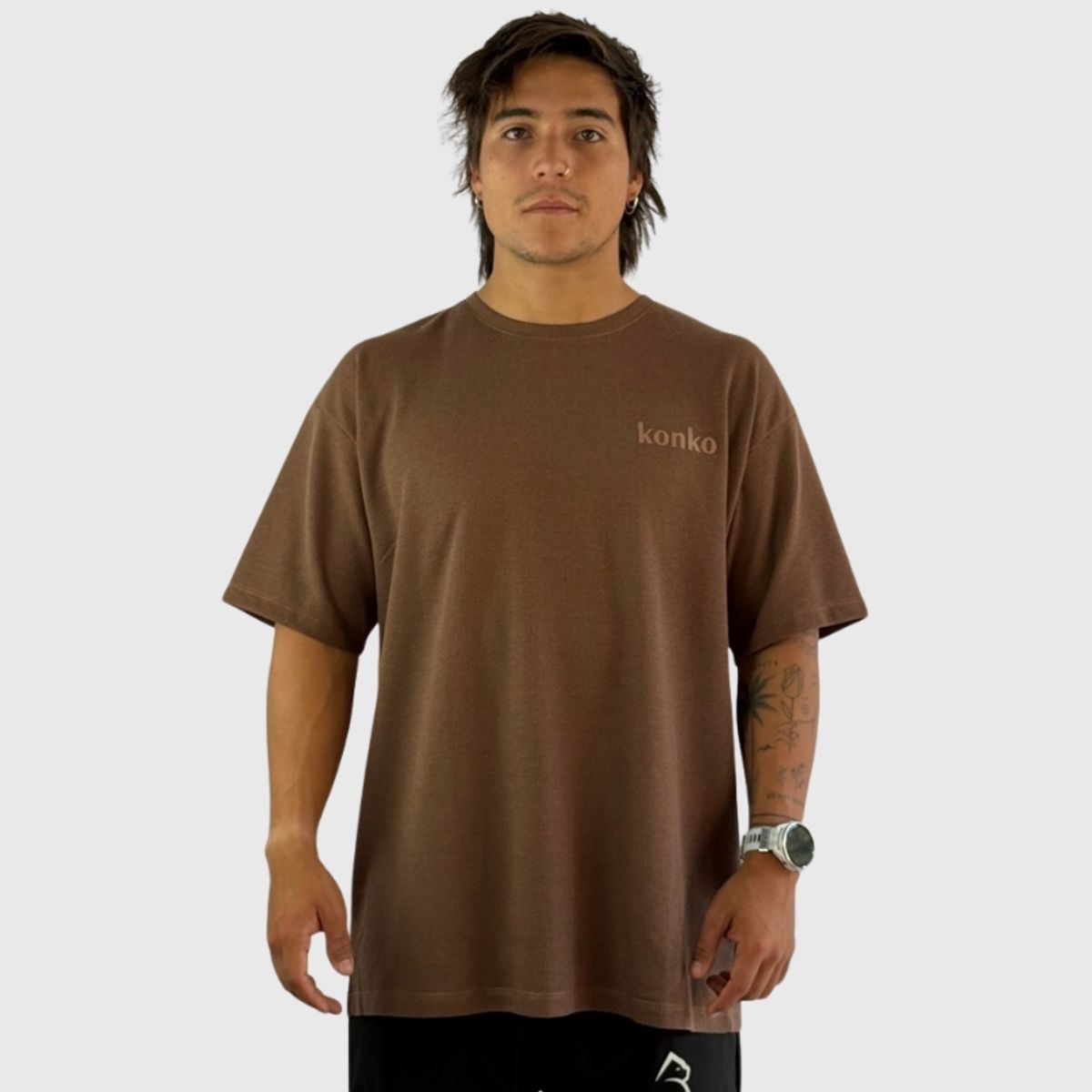KONKO ACTIVE - Polera Waffer OverSize Negra Hombre Manga Corta Konko