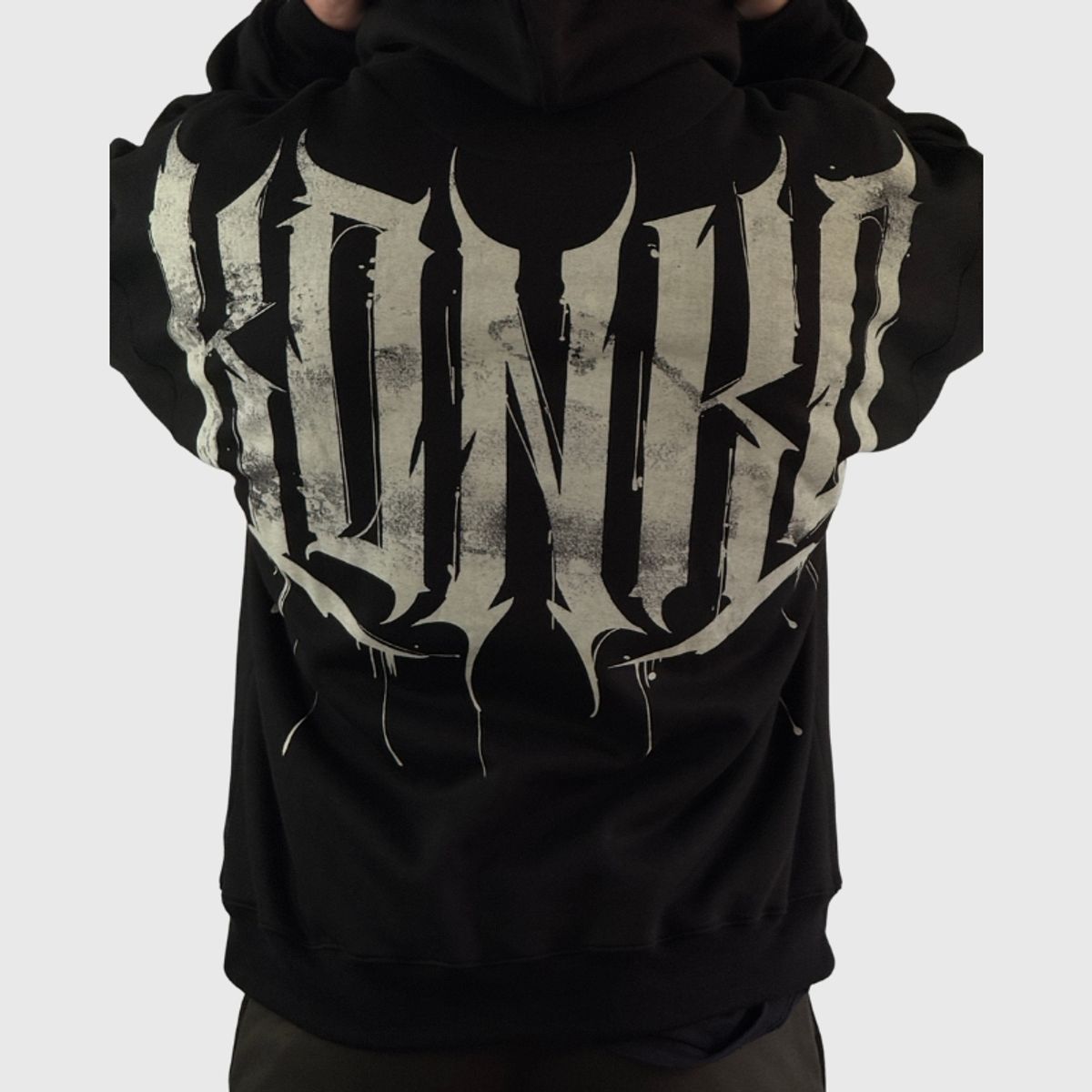 KONKO ACTIVE - Poleron Canguro Wild Revenge Con Gorro Negro Hombre Konko