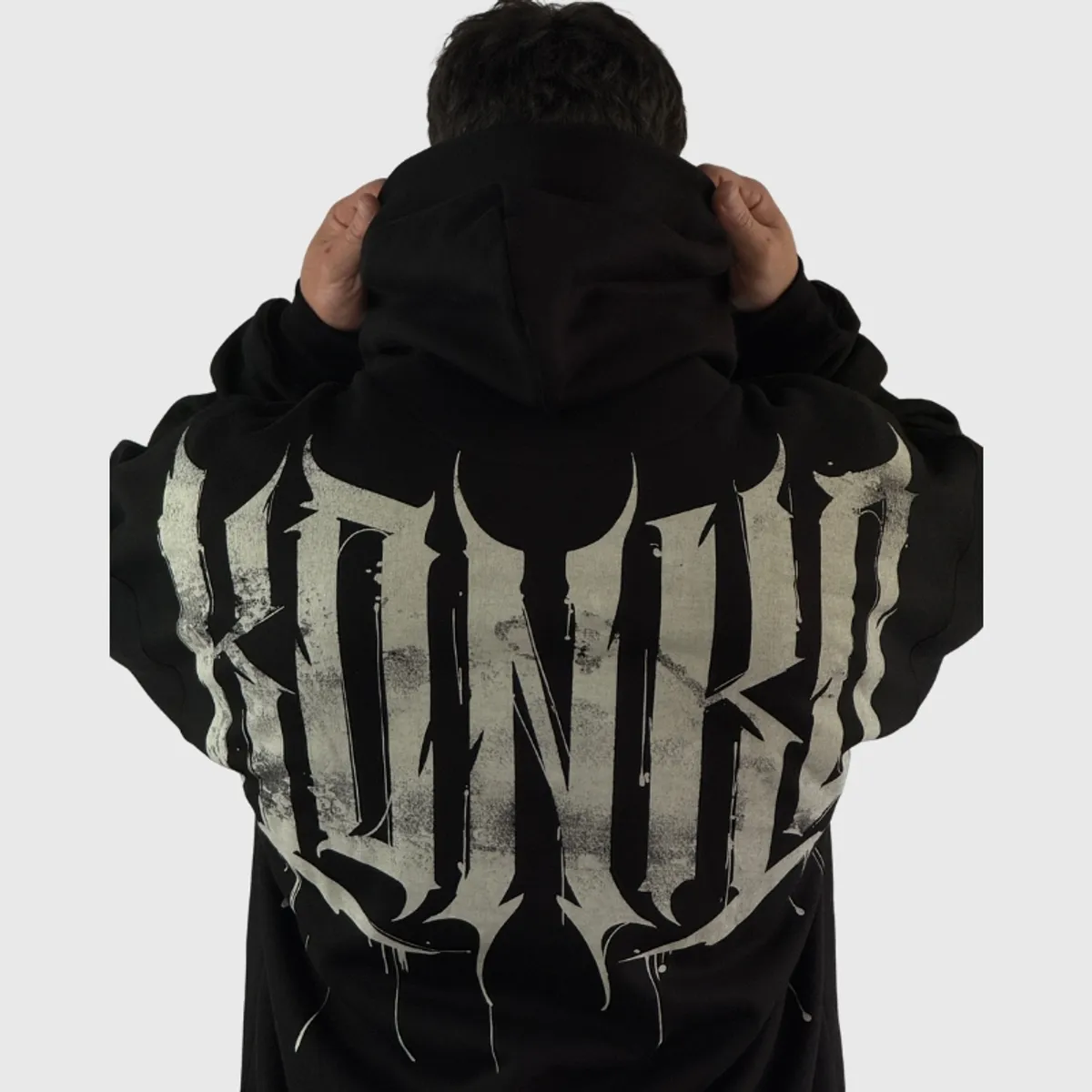 KONKO ACTIVE - Poleron Canguro Wild Revenge Con Gorro Negro Hombre Konko