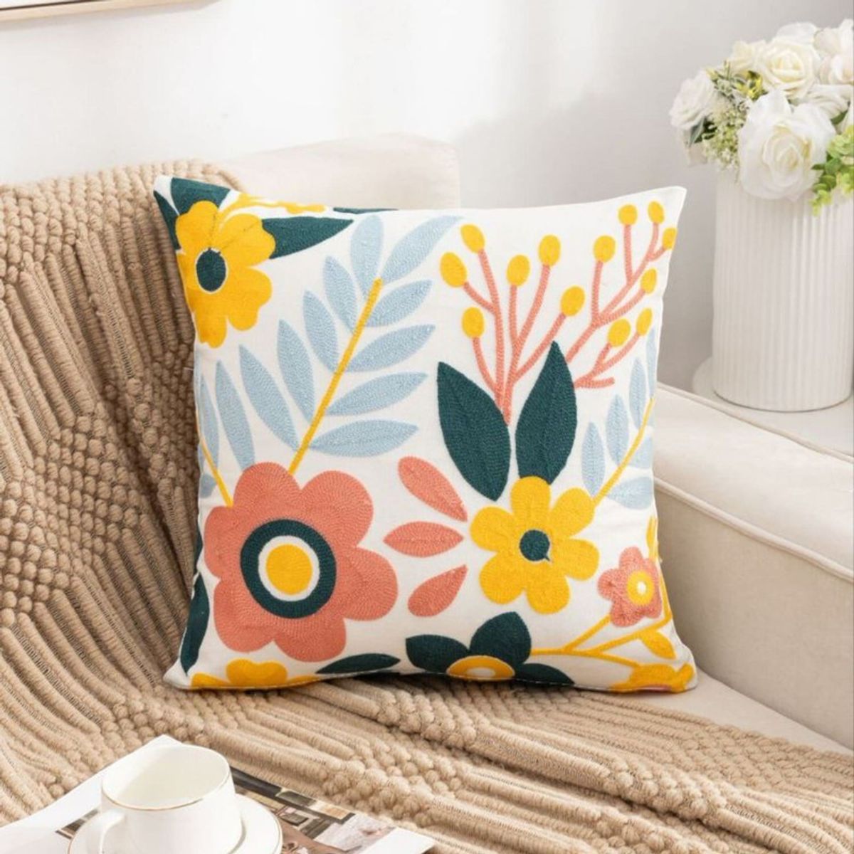 CHINA - Pack De 2 Cojines + 2 Fundas Bordadas Con Cierre Oculto Medida 45x45cm