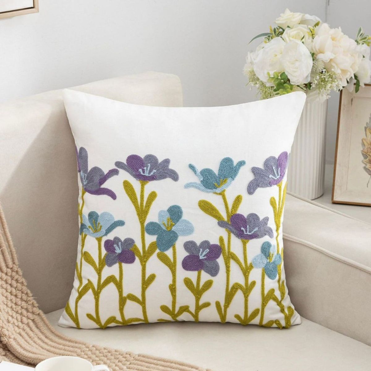 CHINA - Pack De 2 Cojines + 2 Fundas Bordadas Con Cierre Oculto Medida 45x45cm