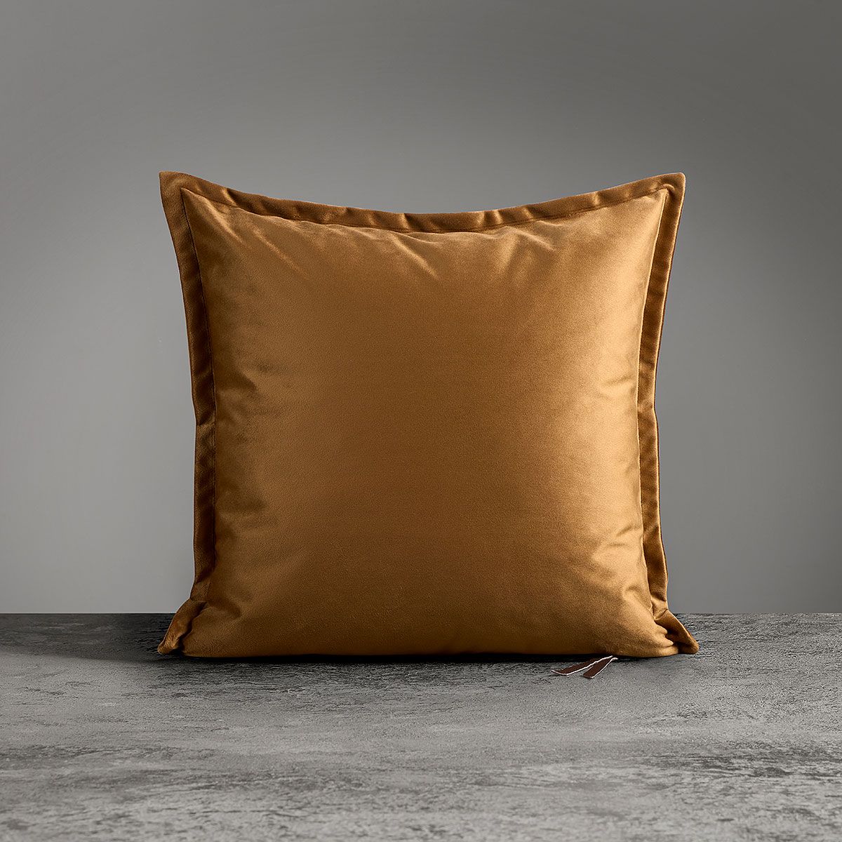 ROSEN - Funda de Cojín Sergio Arias Velvet Camel 50X50 cm