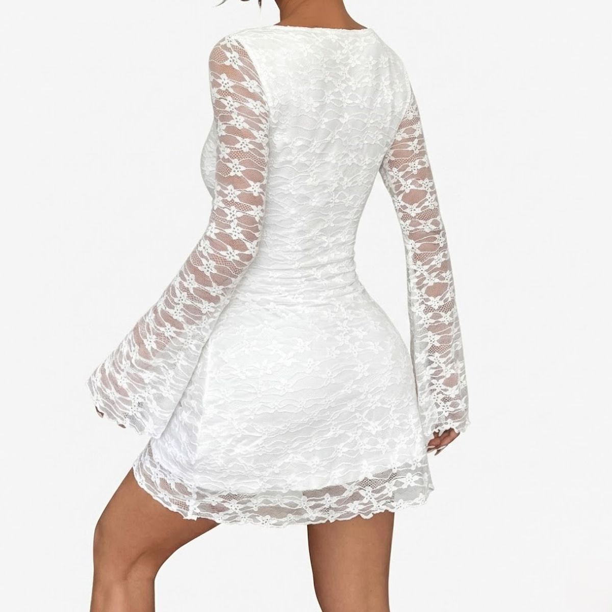HAMI BOUTIQUE - Vestido Corto de Encaje Blanco con Mangas Acampanadas