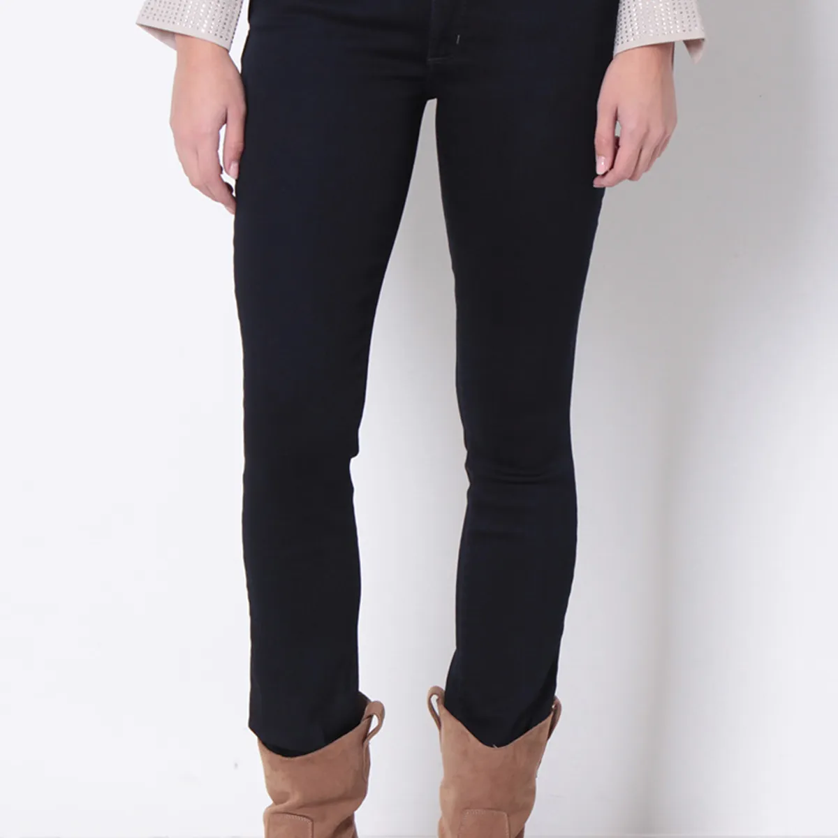 WADOS - JEANS MUJER SLIM ESCULTURAL TIRO ALTO PRETINA ANCHA 3 BOTONES