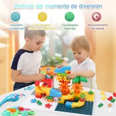 MOVI - MESA DE JUEGO CON SILLA Y 102 PIEZAS DE LEGO