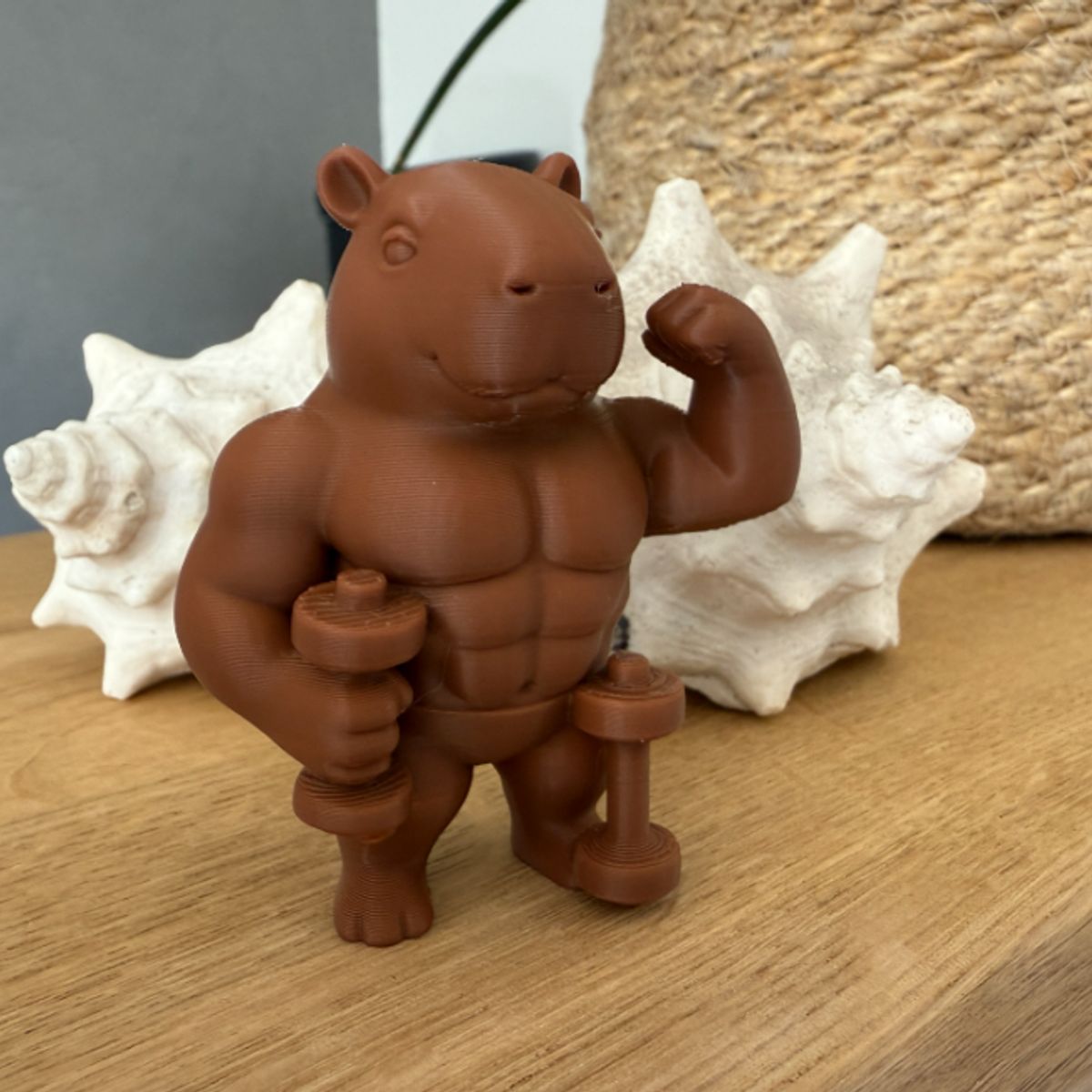 GENERICO - Figura Decorativa- Capibara Musculoso