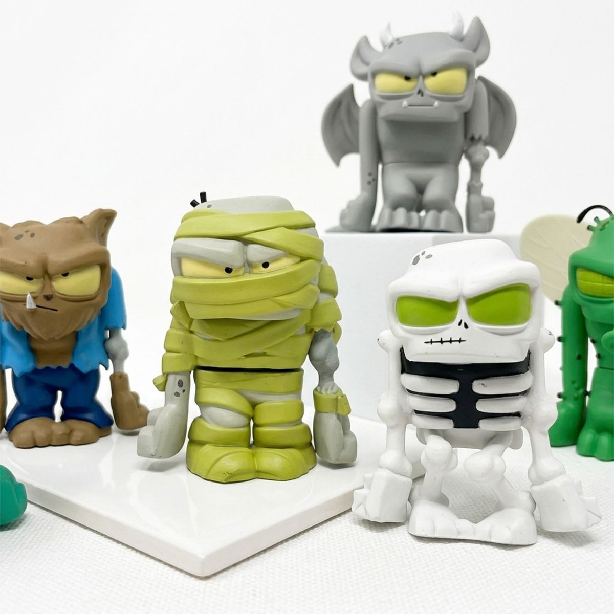 TOYNG - Pack x8 Figuras Ultra Zombies Colección Completa 8 cm