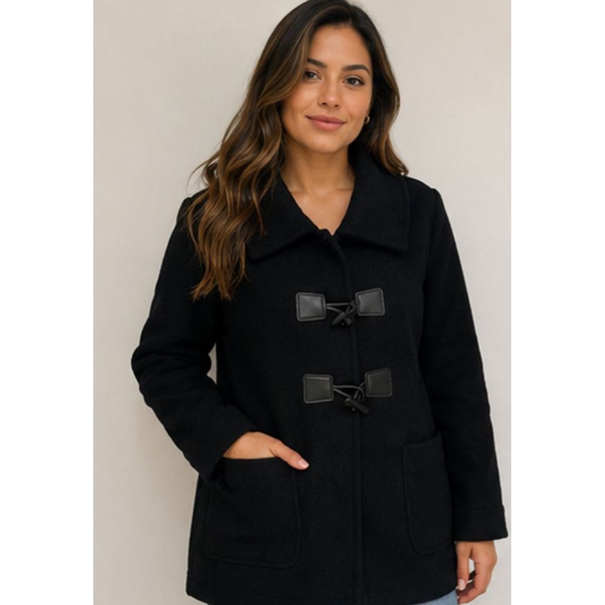 GENERAL - Gamulán Mujer Tipo Duffle Negro con Broches y Bolsillos