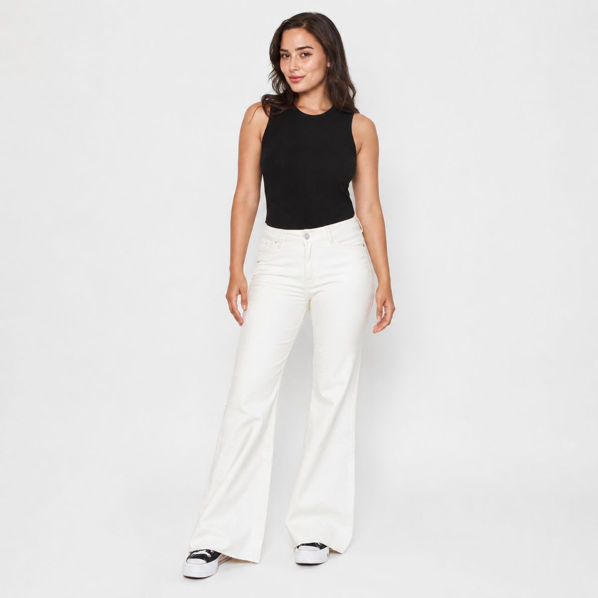 MOMCHIC - Jeans Flare Pepa Blanco