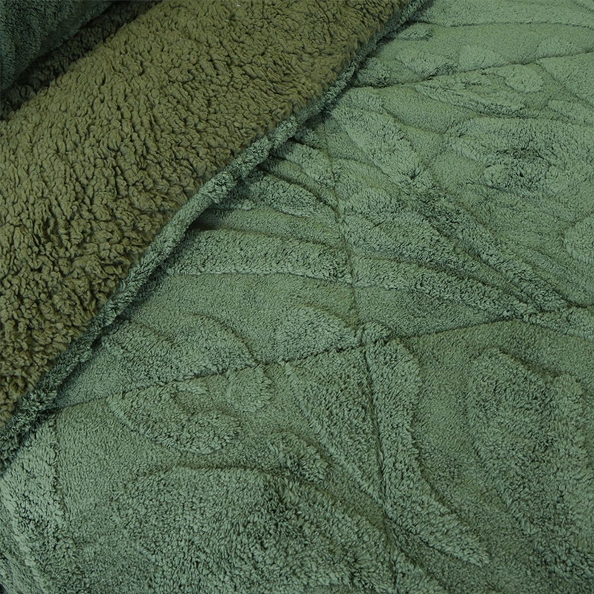 DORAL - CUBRECAMA PLUMON JACQUARD DELUXE CON SHERPA VERDE DORAL 2 PLAZAS