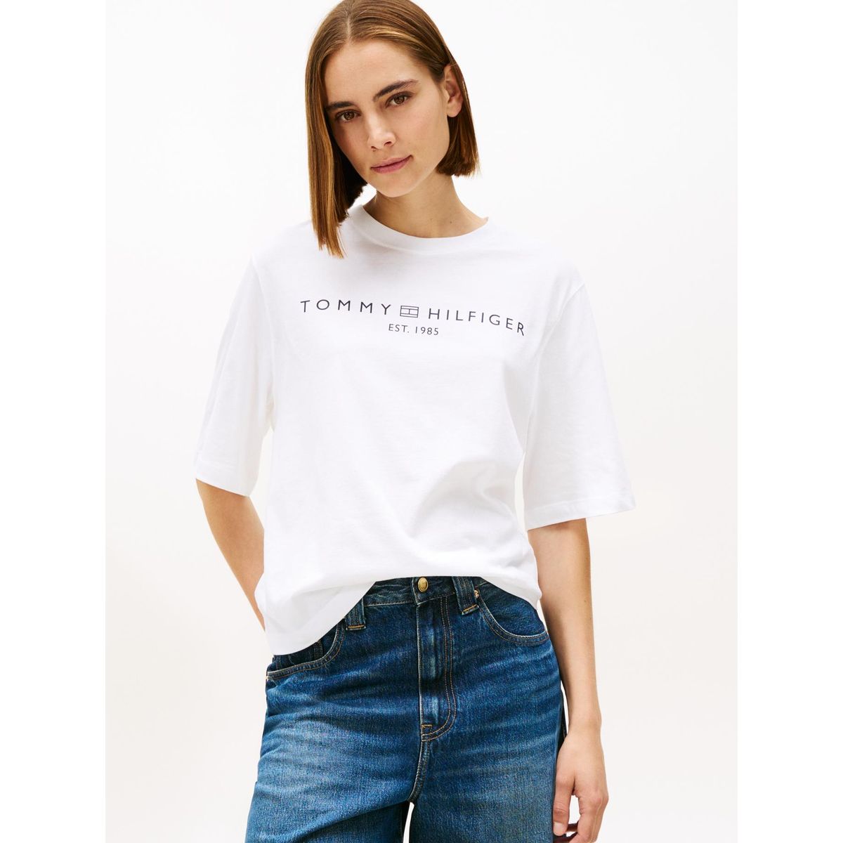 TOMMY HILFIGER - Polera Logo Gráfico Relaxed Fit Blanco Tommy Hilfiger