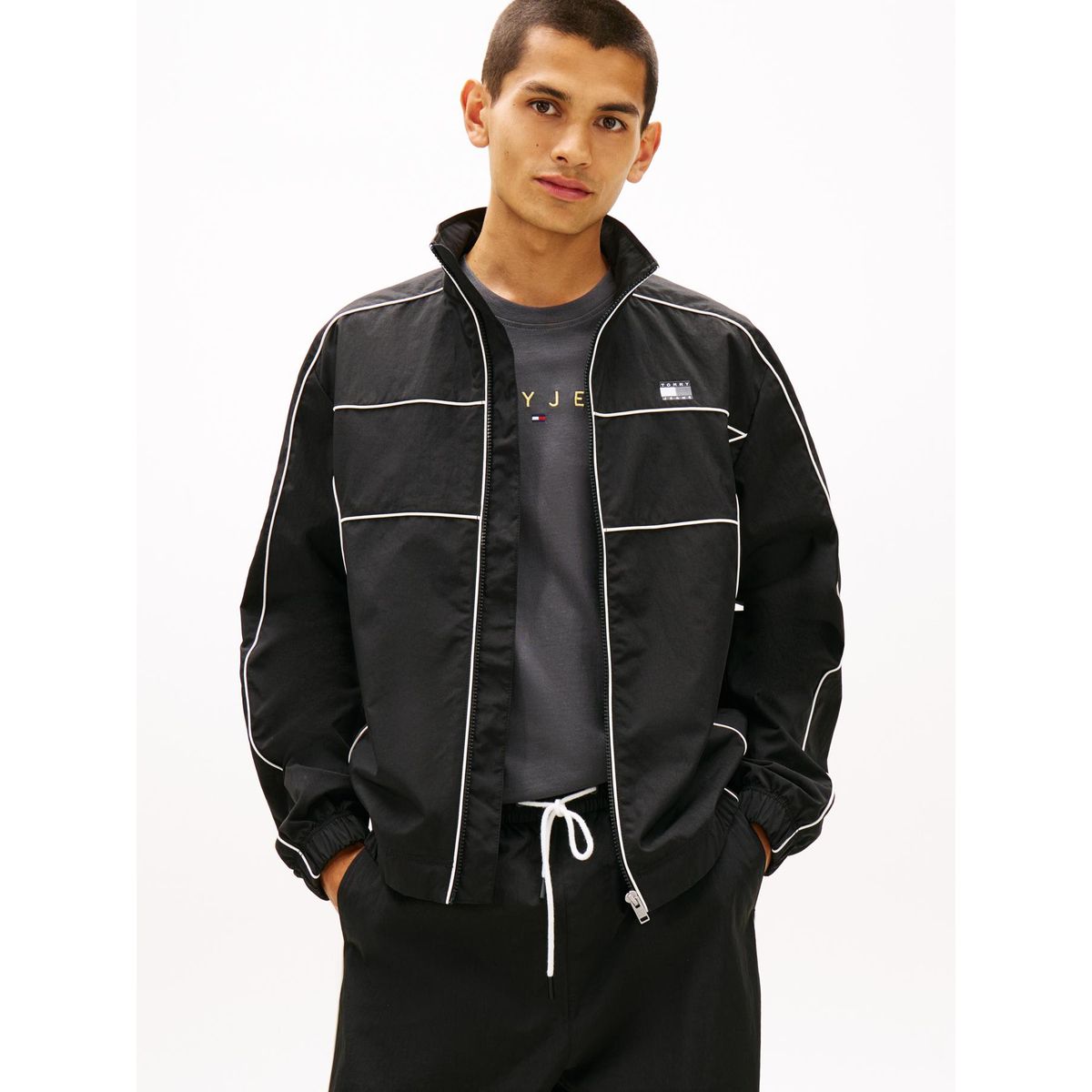 TOMMY HILFIGER - Chaqueta Water Repellent Back Logo Negro Tommy Jeans
