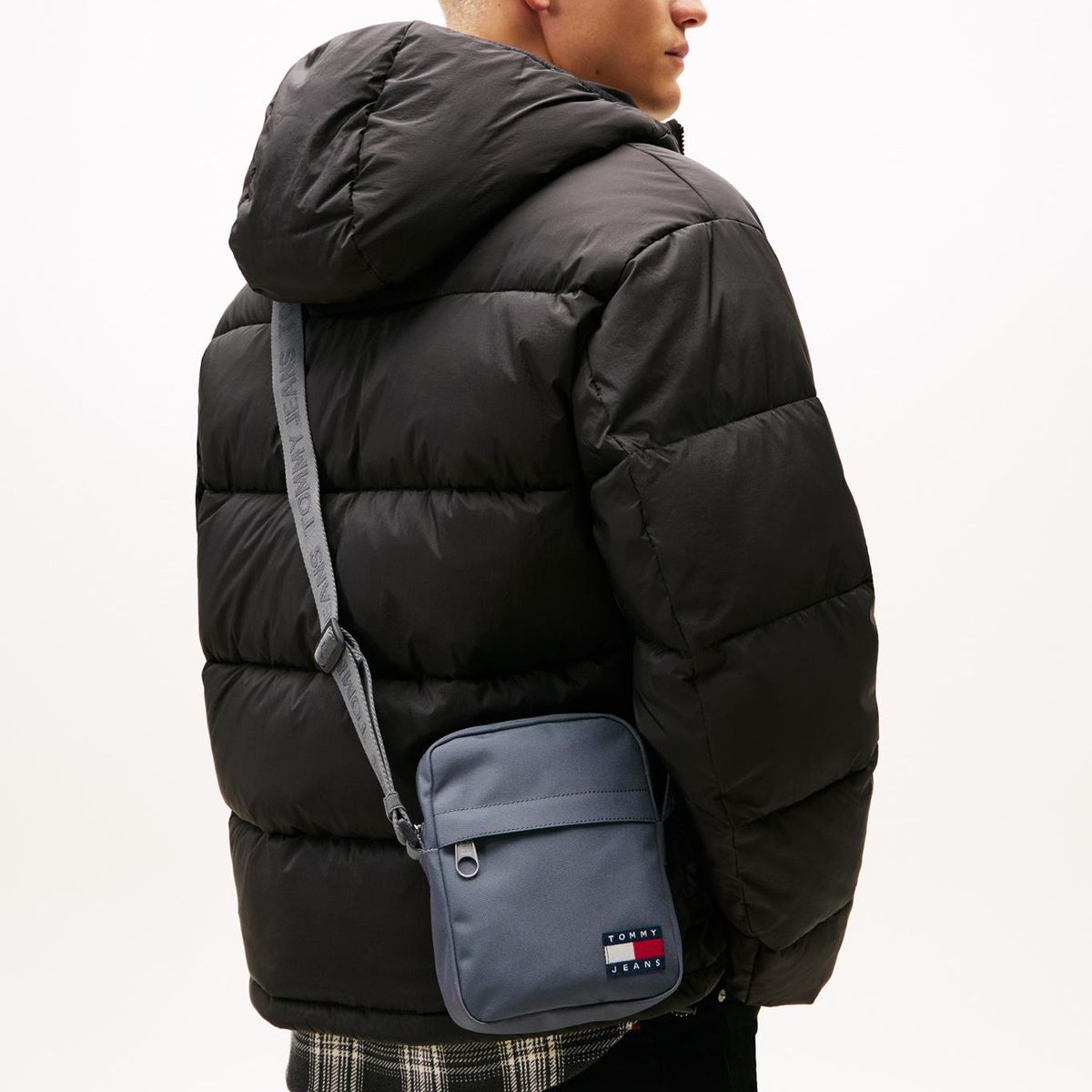 TOMMY HILFIGER - Bolso Reporter Essential Gris Tommy Jeans