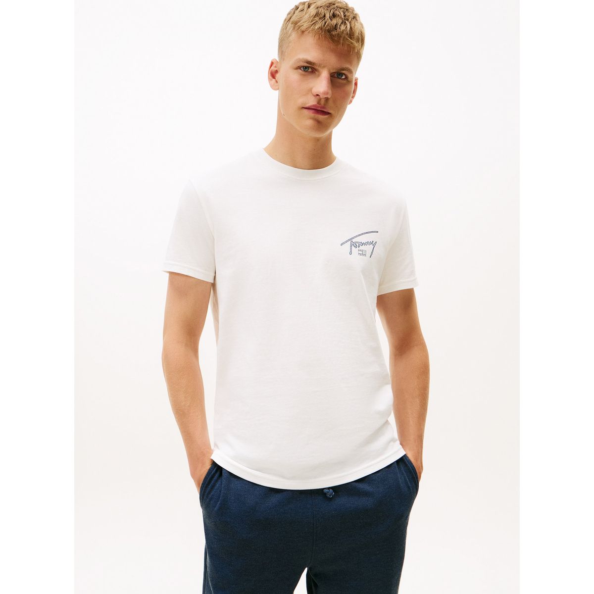 TOMMY HILFIGER - Polera Con Logo Signature Regular Fit Blanco Tommy Jeans