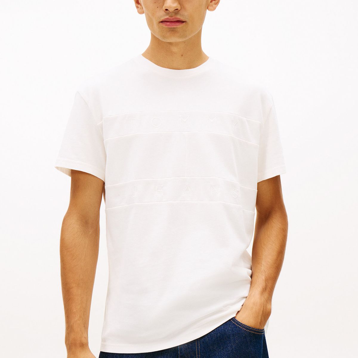TOMMY HILFIGER - Polera Con Logo Tonal Regular Fit Blanco Tommy Jeans