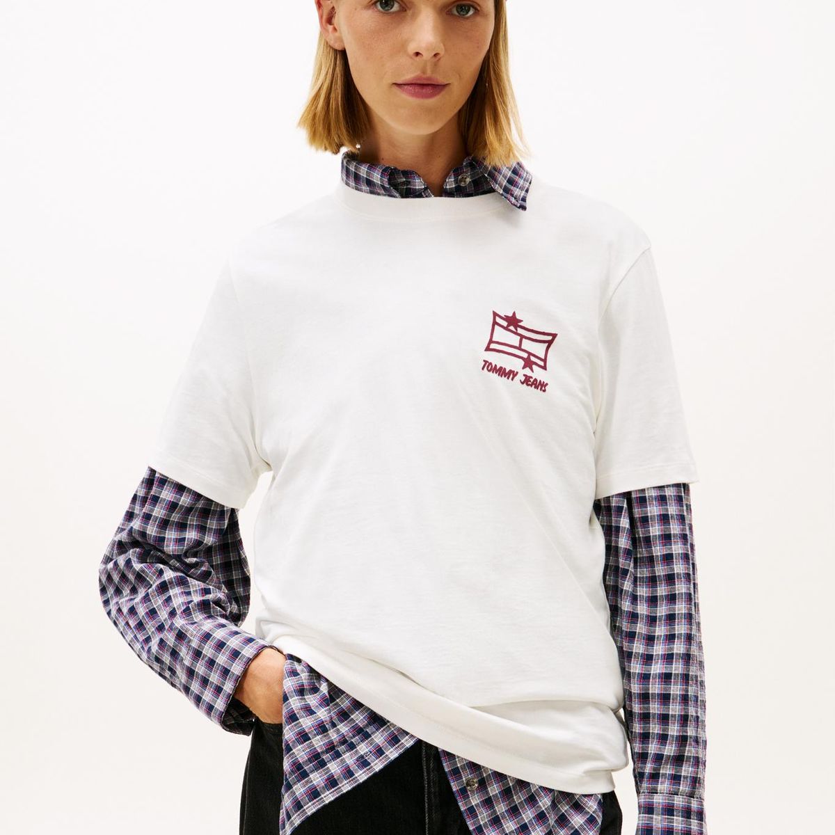 TOMMY HILFIGER - Polera Con Logo Gráfico Relaxed Fit Blanco Tommy Jeans