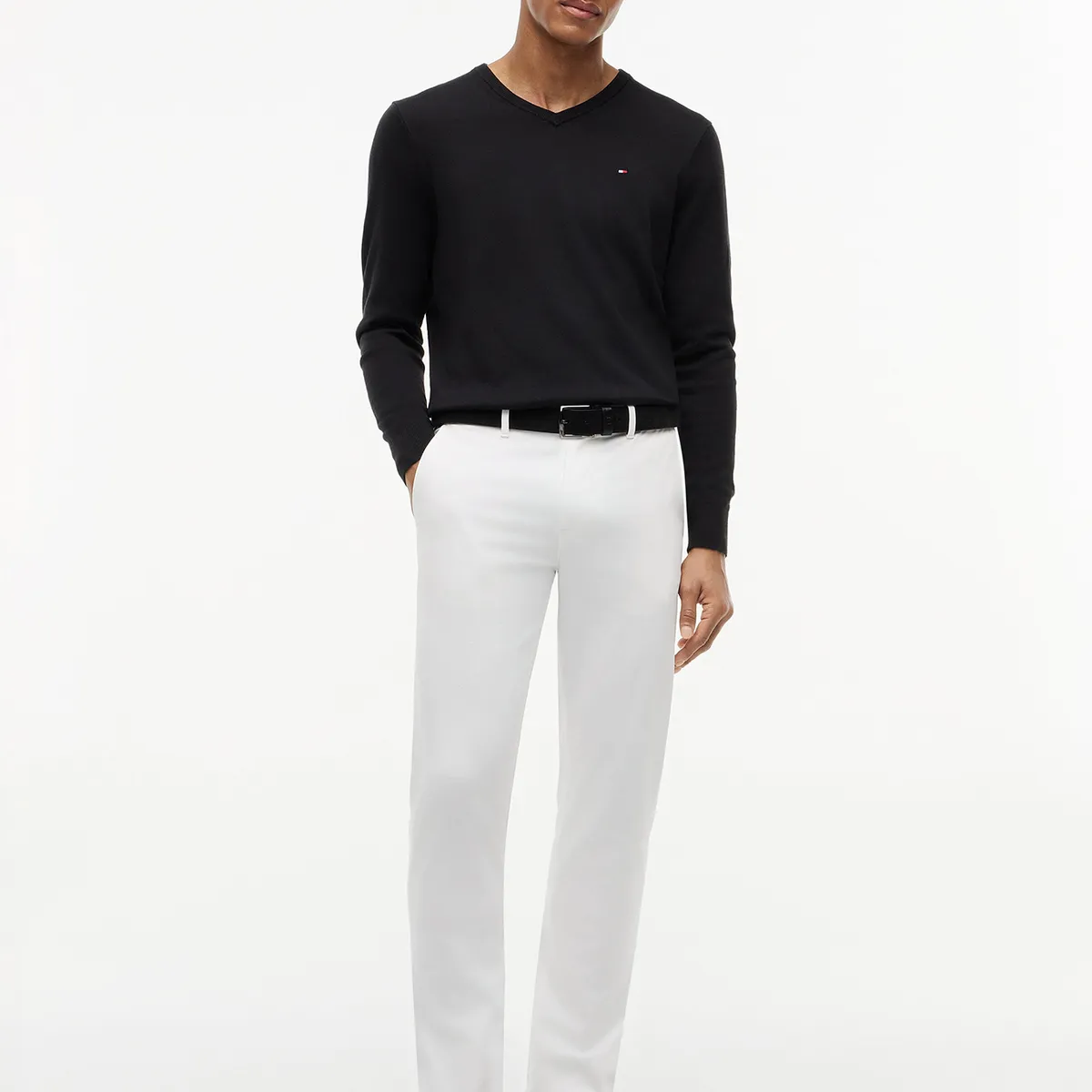 TOMMY HILFIGER - Sweater Essential Con Cuello V Negro Tommy Hilfiger