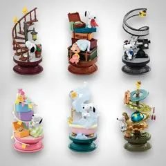 GENERICO - 1 Figura Al Azar Snoopy Peanuts Coleccionable Spiral Diorama