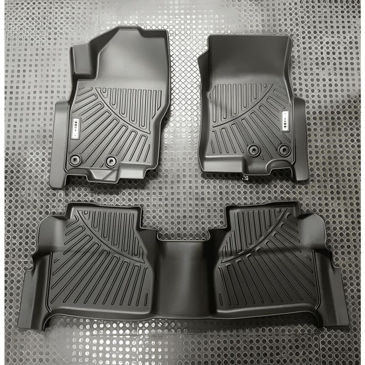 GENERICO - Piso Calce Perfecto Nissan Np300
