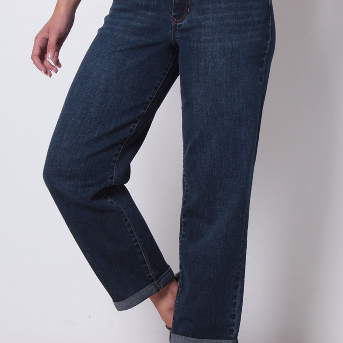 WADOS - JEANS MUJER RECTO ROLL UP TIRO ALTO PRETINA BASICA  1 BOTON