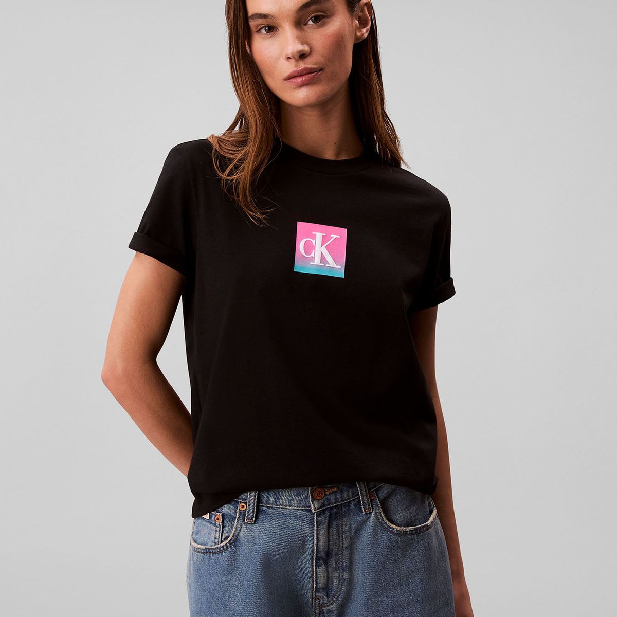 CALVIN KLEIN - Polera con Logo Estampado Tipo Boxed