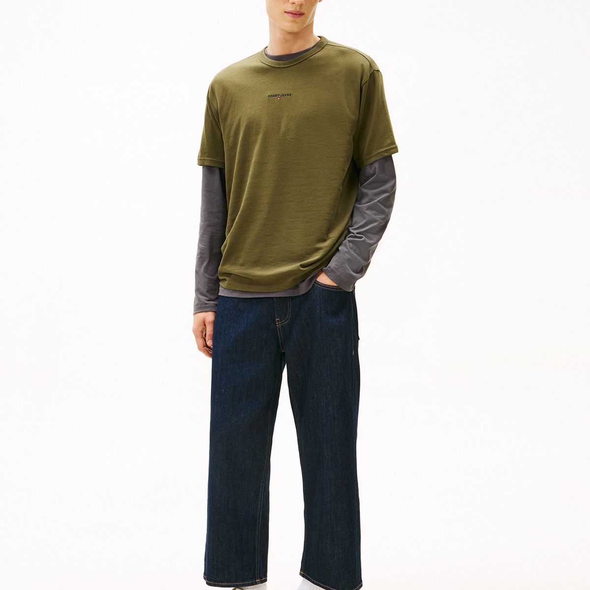 TOMMY HILFIGER - Polera Con Logo Bordado Relaxed Fit Verde Tommy Jeans