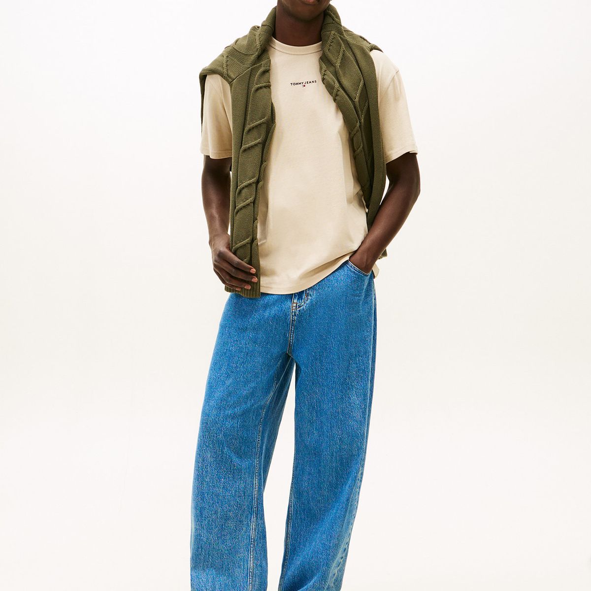 TOMMY HILFIGER - Polera Con Logo Bordado Relaxed Fit Beige Tommy Jeans