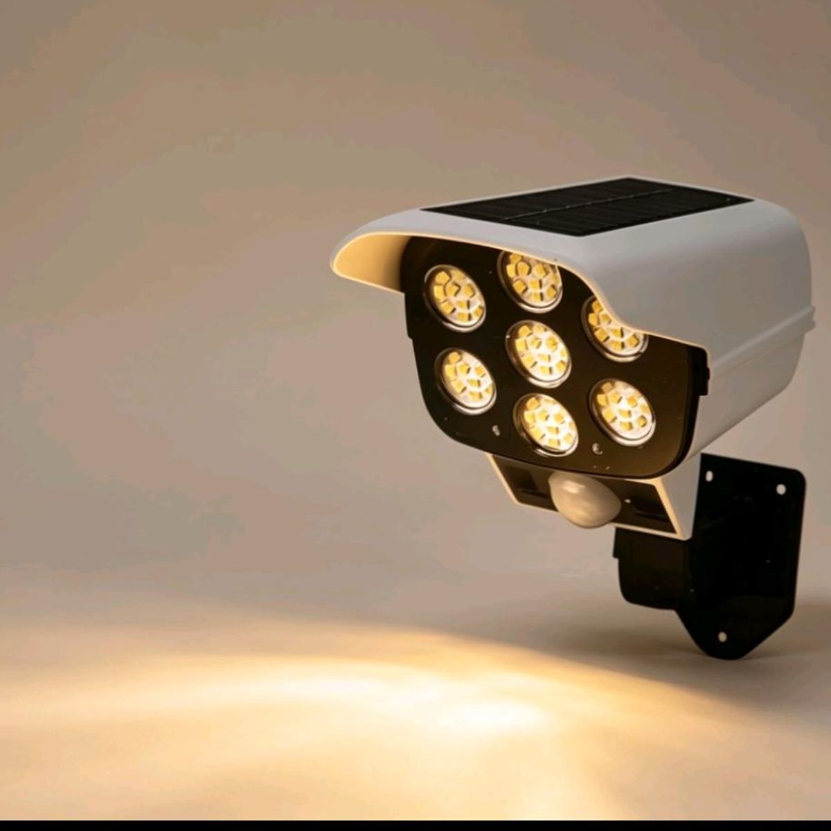 GENERICO - Lámpara Solar con Sensor de Movimiento – 77 Luces LED - Modelo 2178T