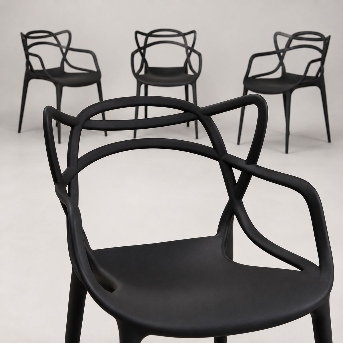 SPACE HOME - Set de 4 Sillas Negras Hilf para Comedor, Terraza o Cafetería con Diseño Moderno Entrelazado