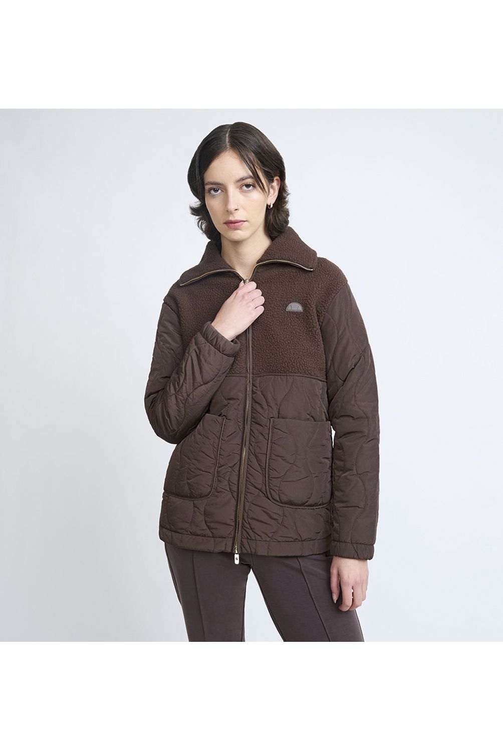 ELLESSE CHAQUETA MUJER ELLESSE JACINTA CAFÉ OSCURO | Falabella Chile