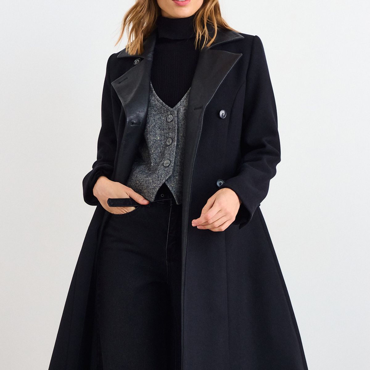 IO - Chaqueton Fantasia Mujer Negro Io