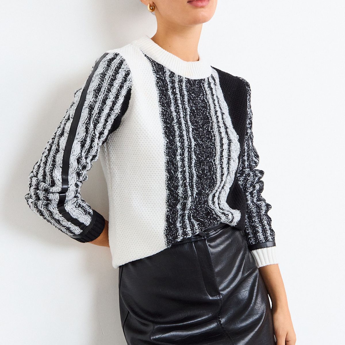 IO - Sweater Fantasia Mujer Negro Io