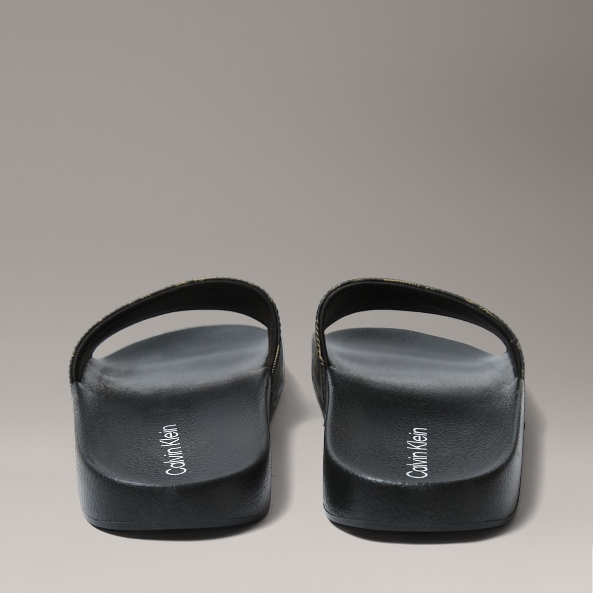CALVIN KLEIN - Sandalias Estampado de Monograma Calvin Klein Negro