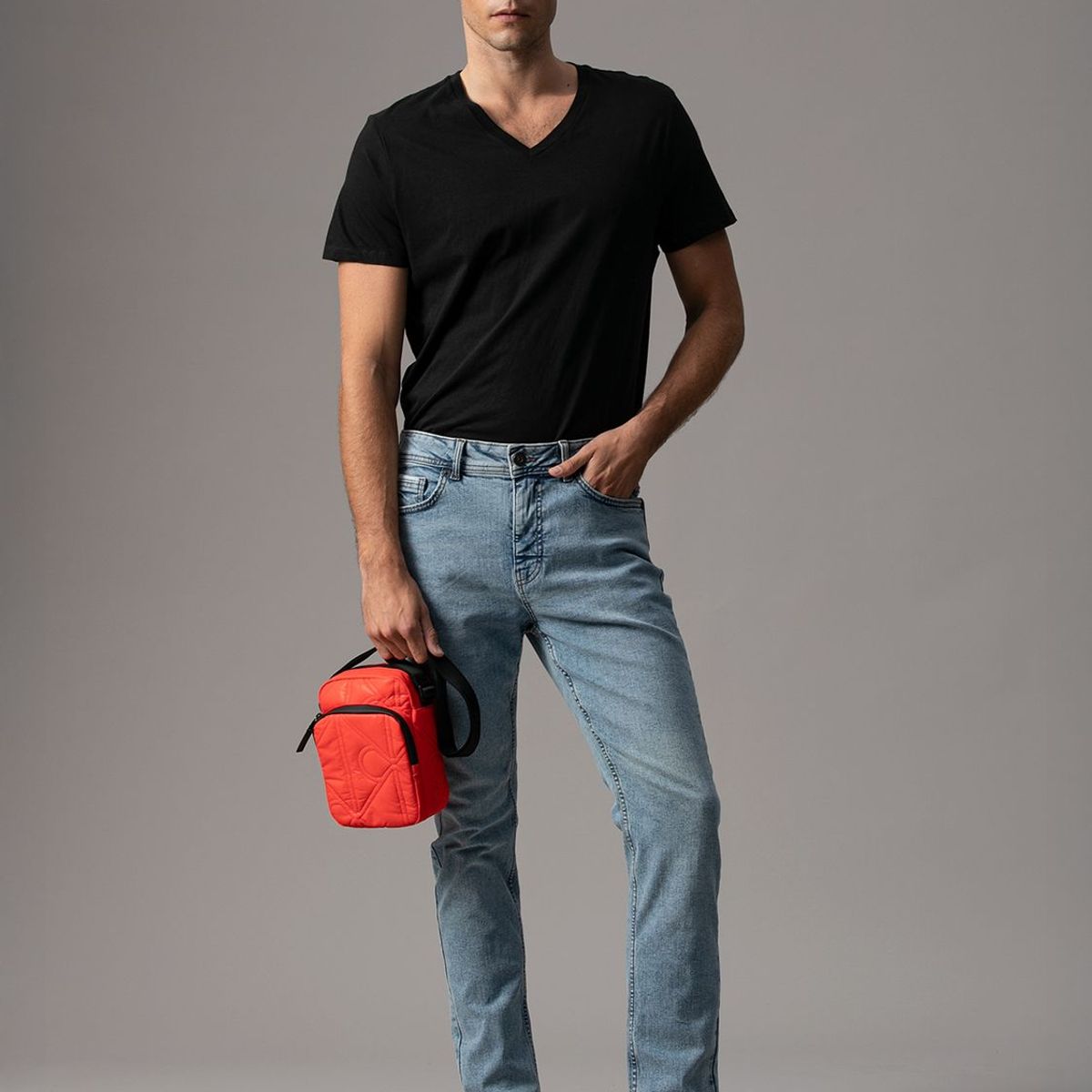 CALVIN KLEIN - Bolso Reporter Acolchado con Logo Monograma