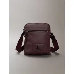 CALVIN KLEIN - Bolso Reporter con Insignia