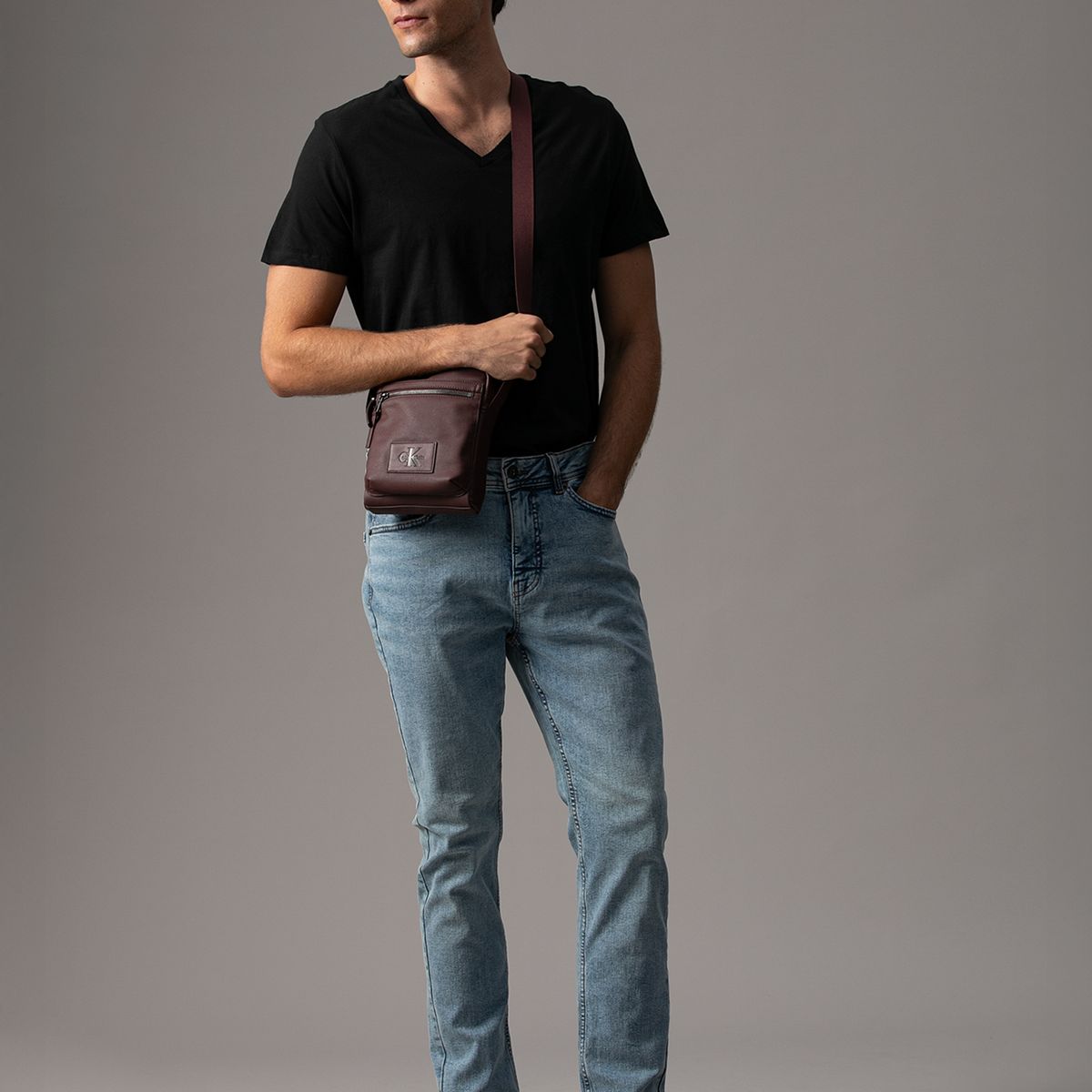 CALVIN KLEIN - Bolso Reporter con Insignia Calvin Klein Cafe