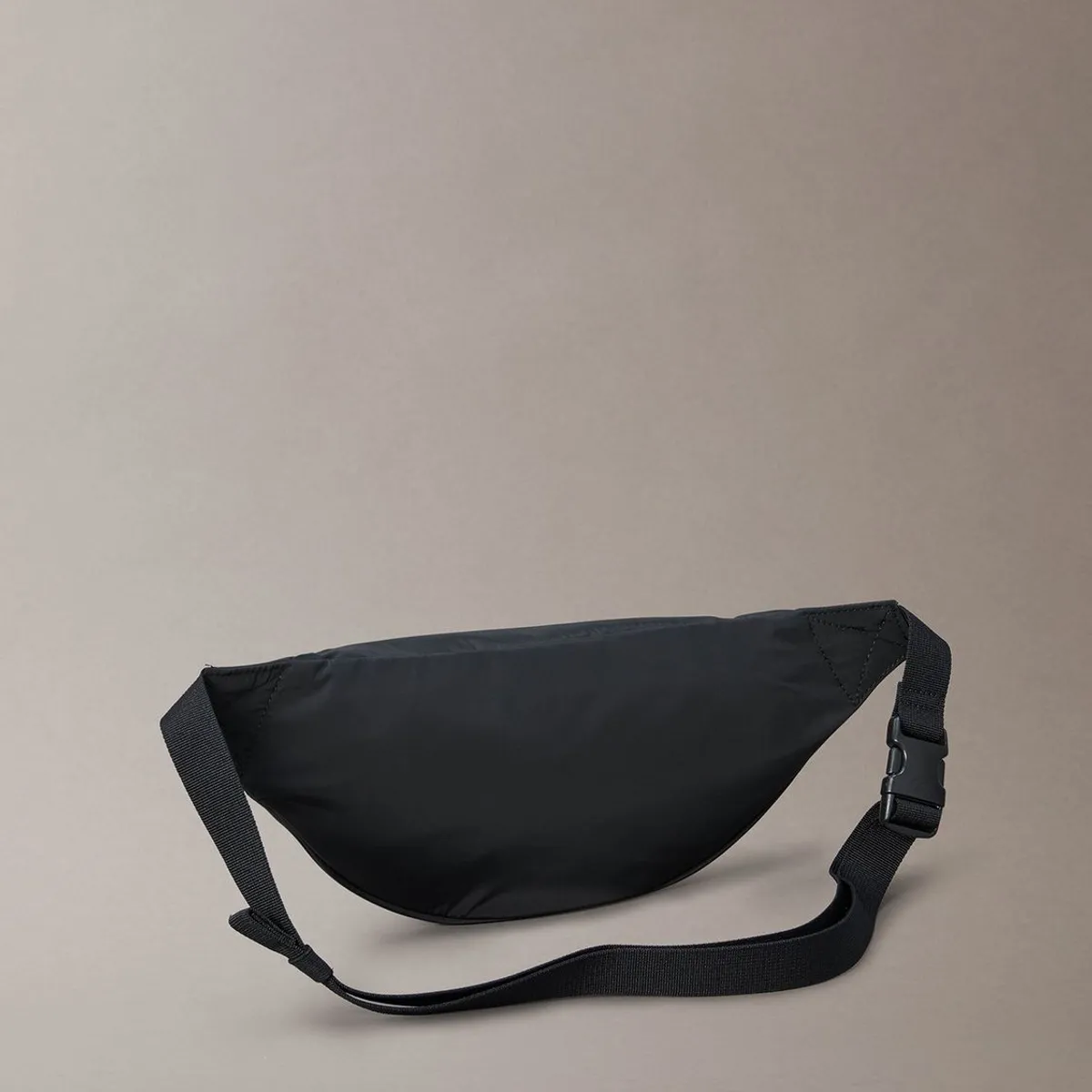 CALVIN KLEIN - Banano Sport Essentials Calvin Klein Negro