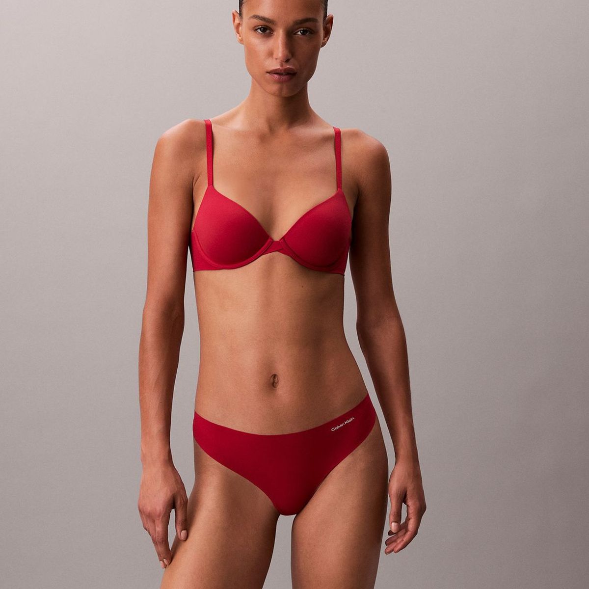 CALVIN KLEIN - Colaless Invisible Calvin Klein Rojo