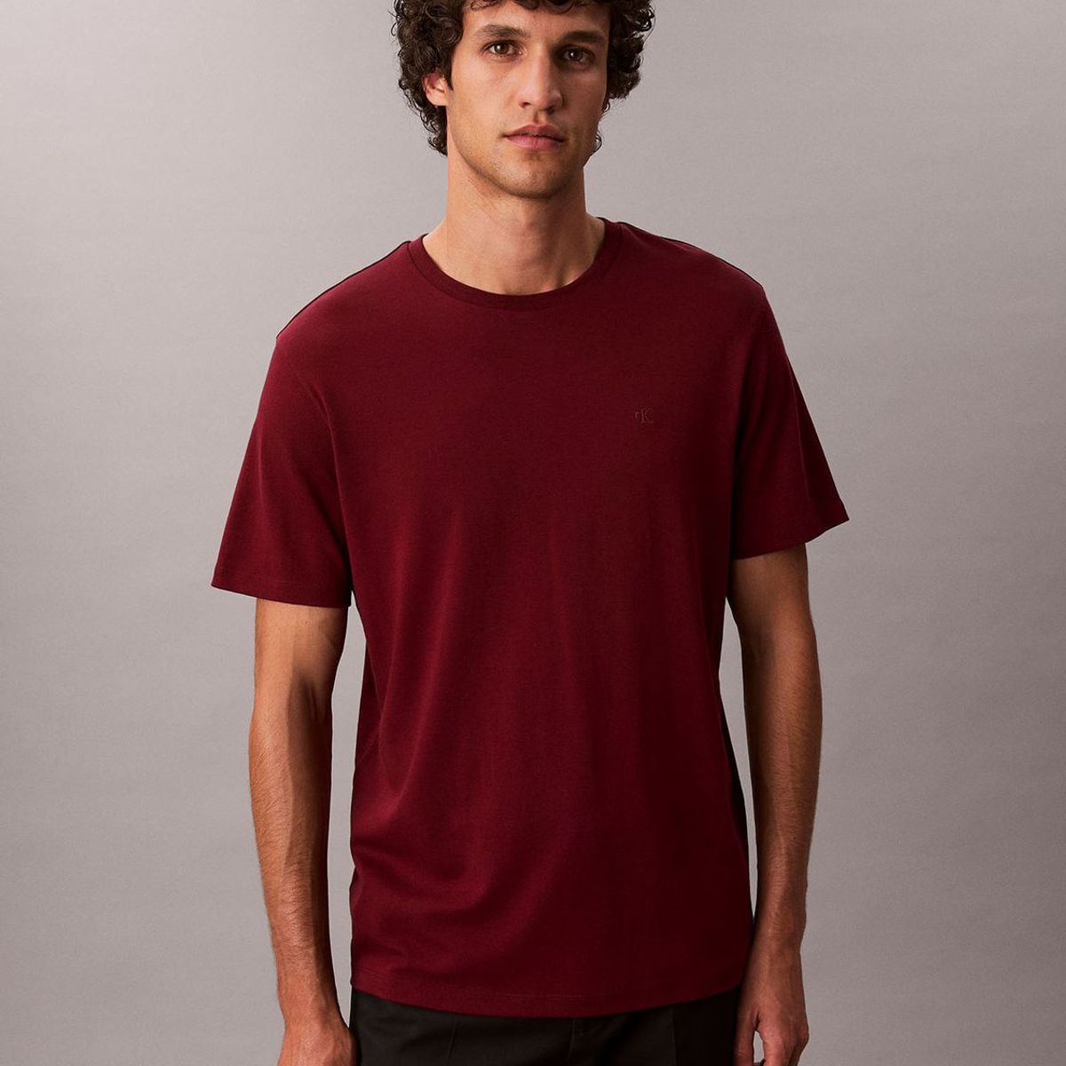 CALVIN KLEIN - Polera de Algodón Supima con Logo Bordado