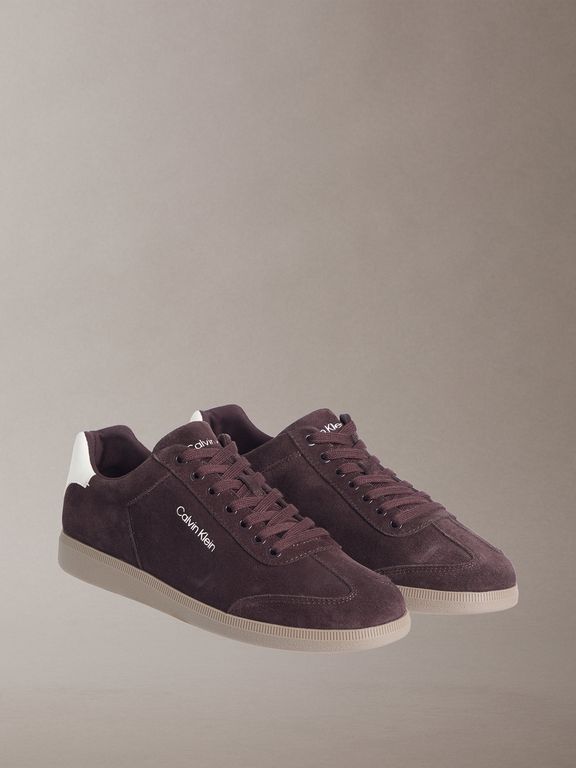 Zapatillas con Textura de Gamuza Burdeo