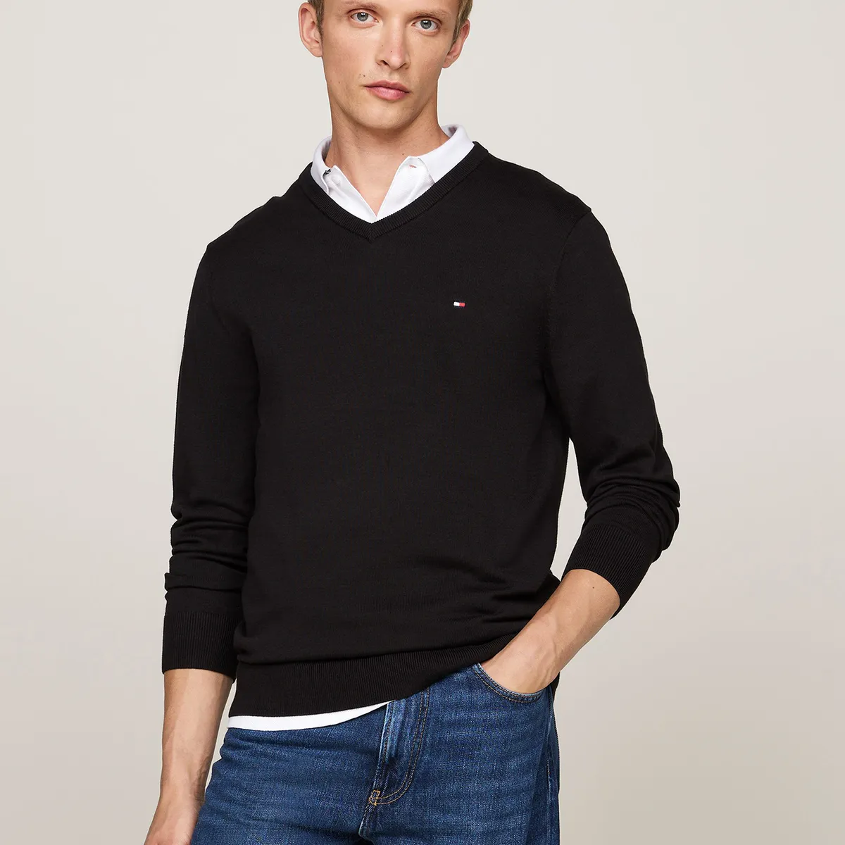 TOMMY HILFIGER - Sweater Básico Signature V-Neck Negro Tommy Hilfiger