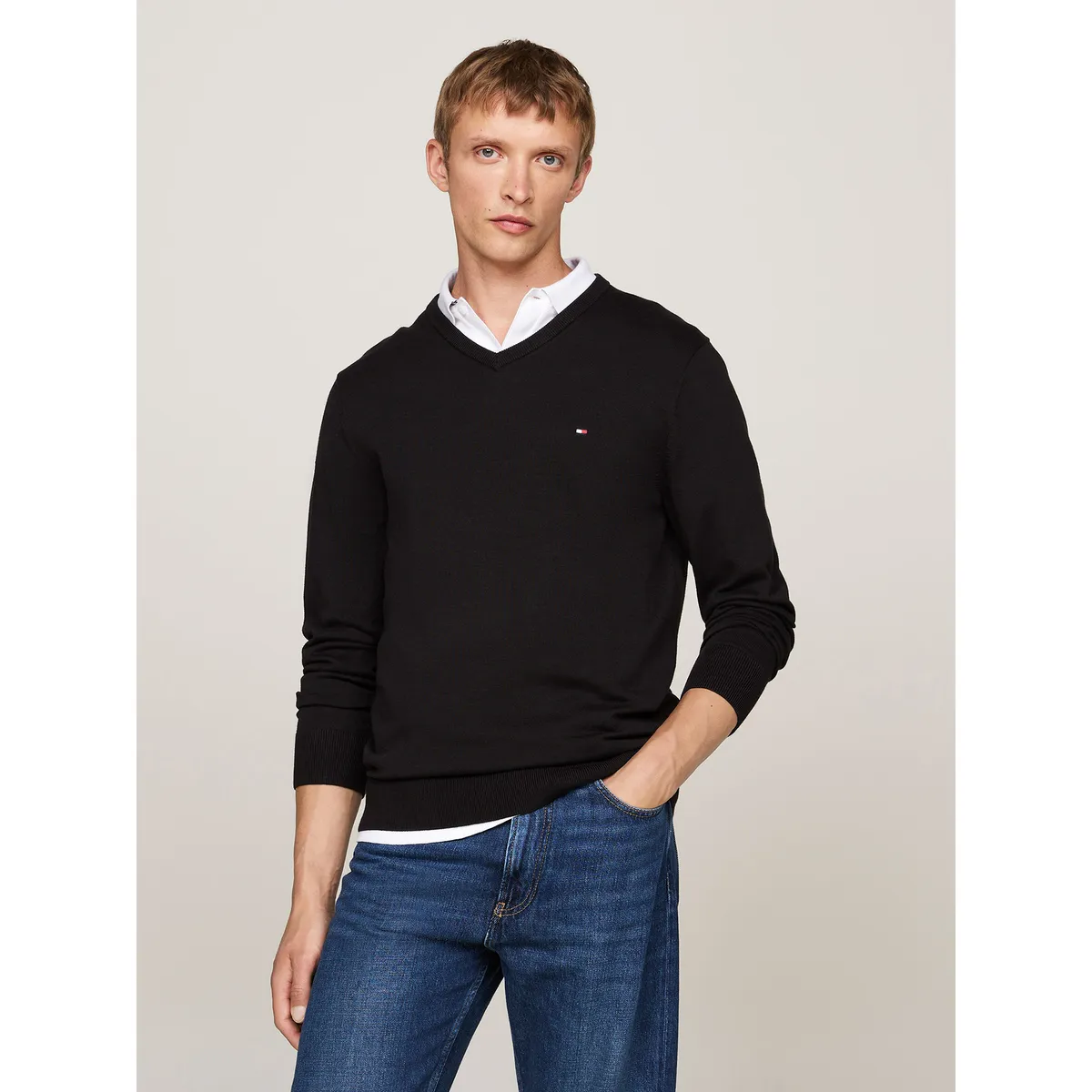TOMMY HILFIGER - Sweater Básico Signature V-Neck Negro Tommy Hilfiger