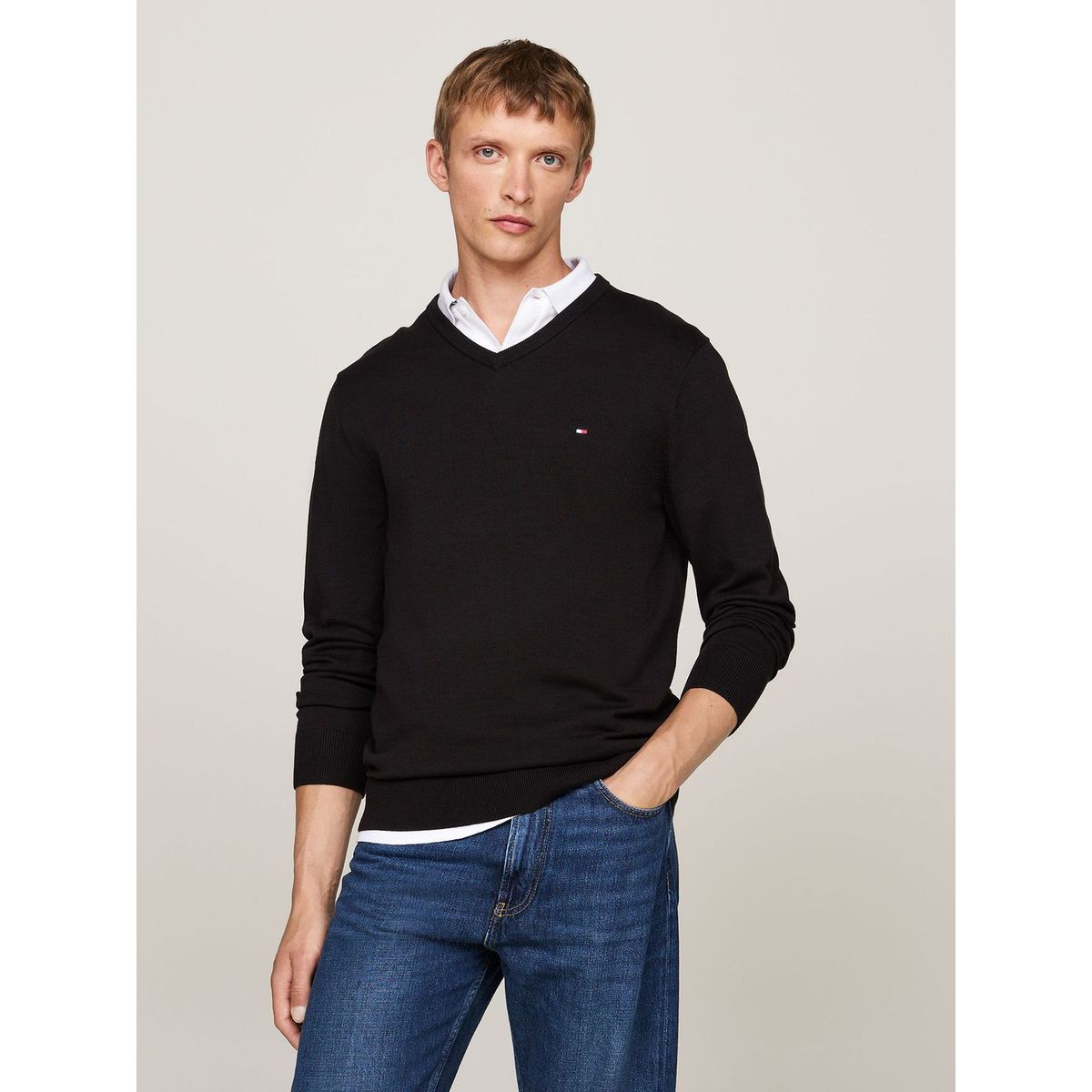 TOMMY HILFIGER - Sweater Básico Signature V-Neck Negro Tommy Hilfiger