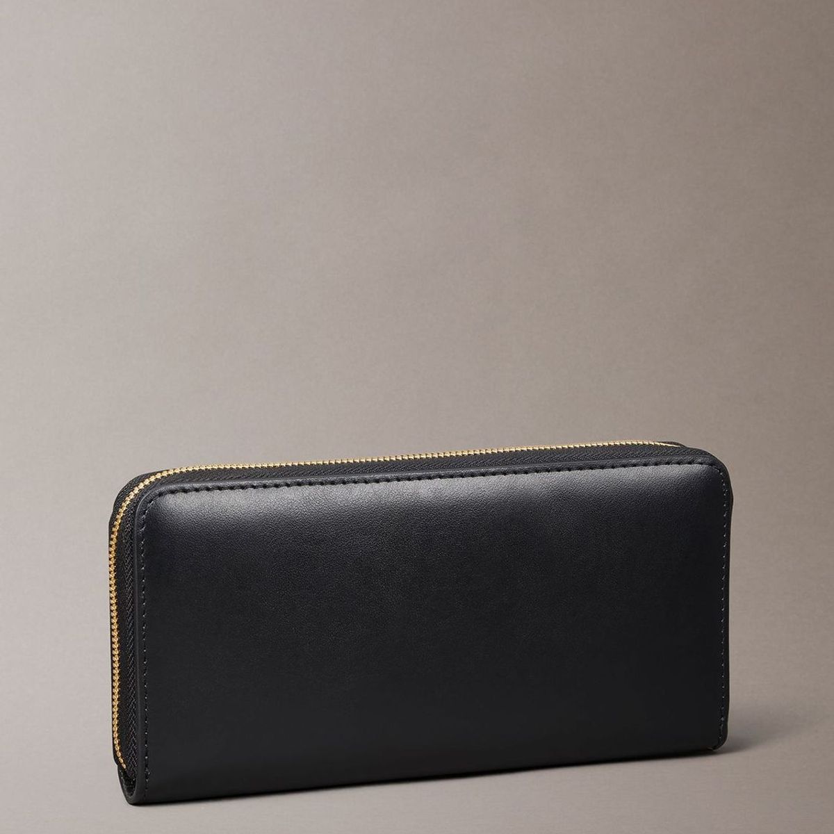 CALVIN KLEIN - Billetera Grande de Cuero Calvin Klein Negro