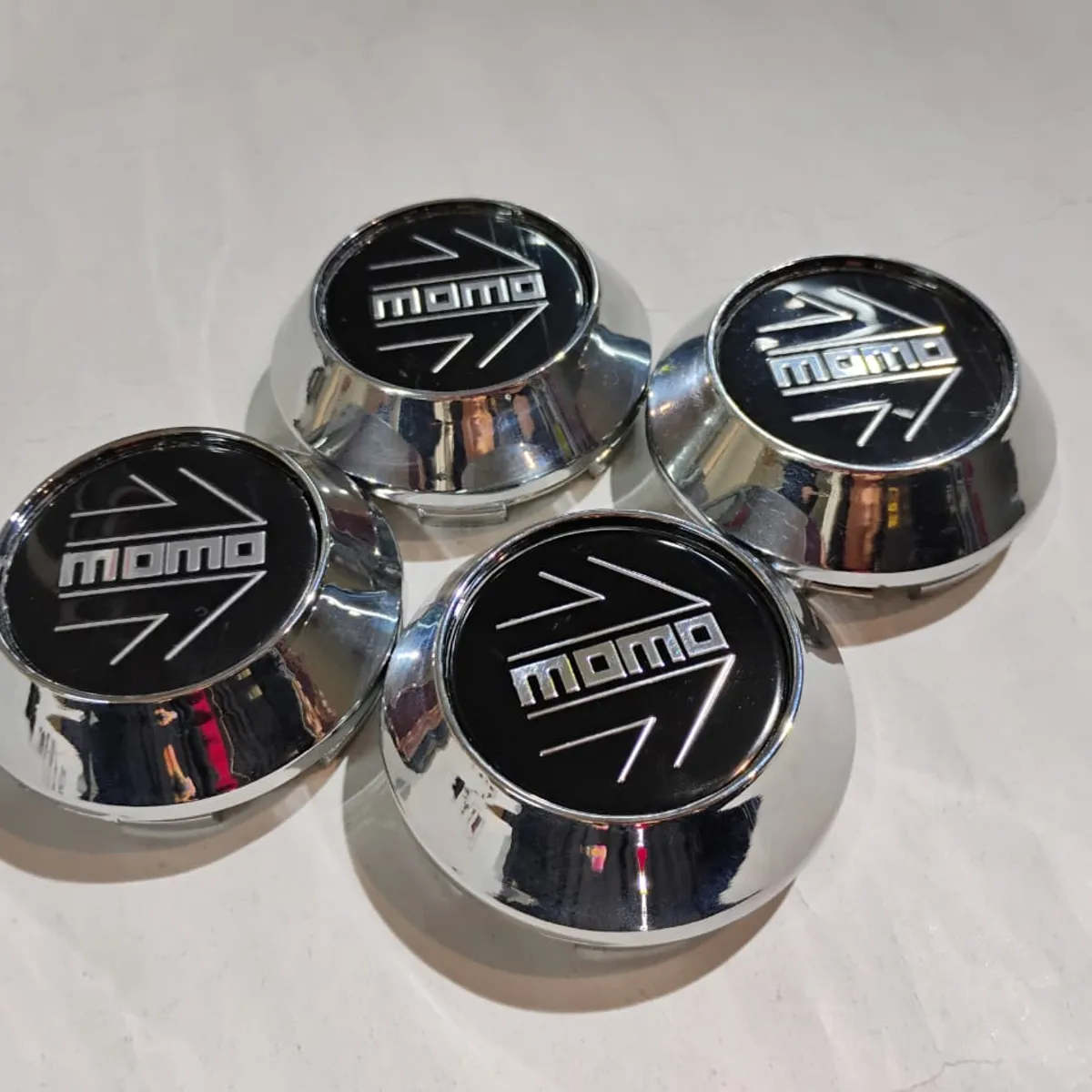 GENERICO - X4 Tapas centro de llantas de auto tunning conica Medida 62mm interior x 68mm exterior MOMO