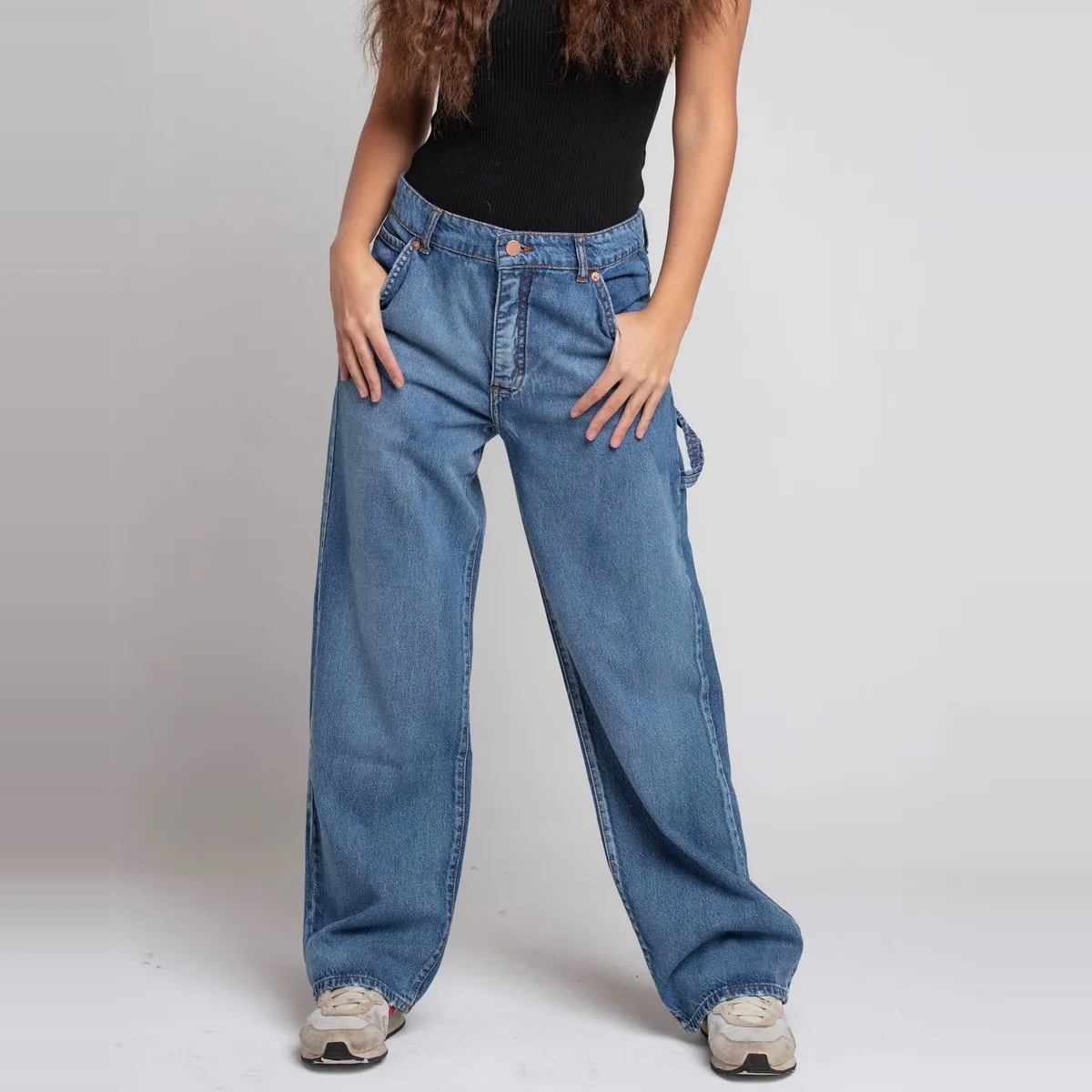 MOMCHIC - Jeans Azul Recto Flow Fit MOMCHIC